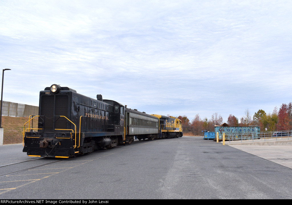 restored PRR DS4-4-1000 # 9069, former Green Mountain Coach, and restored Santa Fe SLRS # 4211